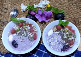 Jamun (Black Plum) Muesli Smoothie Bowl Recipe